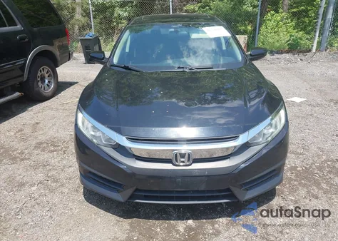 2018 Honda Civic Ex z USA, uszkodzony, nr VIN 19XFC2F77JE026895